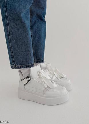 Белые кожаные массивные грубые кроссовки кеды на высокой толстой подошве платформе с широкими массивными шнурками3 фото