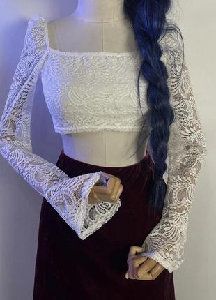Нова з етикеткою укорочена біла мереживна блуза топ кроп розширені рукава рукава-рюші готика готичний стиль