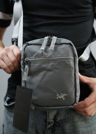 Розрив сезону! месенджер сірий arcteryx не промокає.