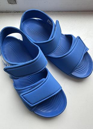 Літні босоніжки adidas