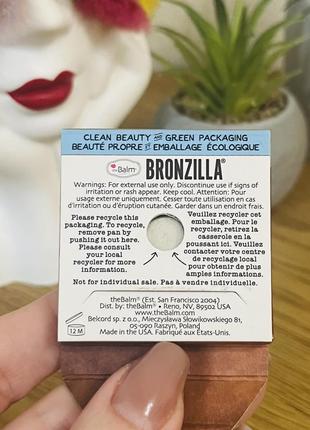 Оригінал thebalm bronzilla bronzer, contour & shadow бронзер для обличчя4 фото