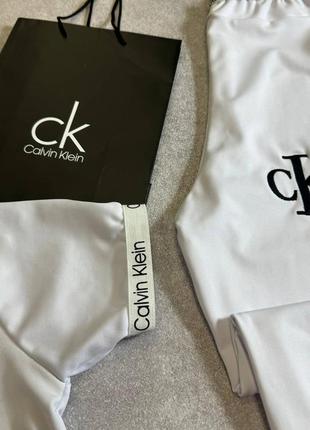 Жіночий костюм calvin klein3 фото