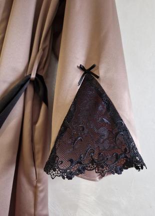 Бежево-пудровий халат з чорним мереживом lingerie6 фото