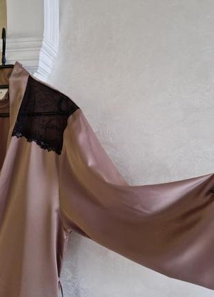 Бежево-пудровий халат з чорним мереживом lingerie7 фото