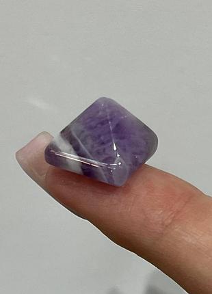 Пирамидка из натурального камня аметист - оригинальный сувенир на подарок парню, девушке