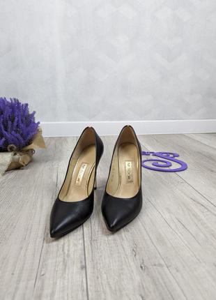 Женские кожаные туфли nescior на шпильке чёрные размер 366 фото