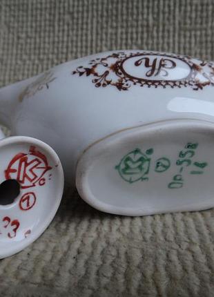 Соусник и солонка, корстень, фарфор.