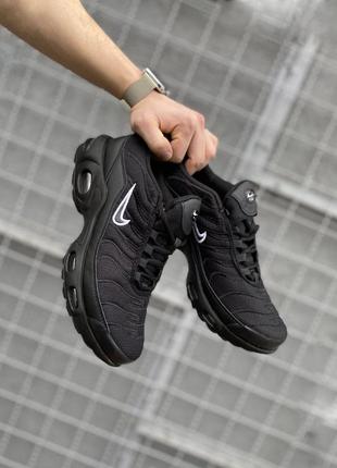 Nike tn black