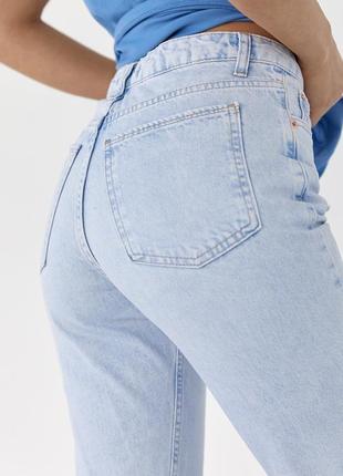 Жіночі джинси рвані на колінах5 фото