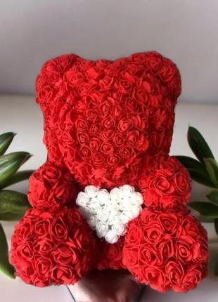 Найкращий подарунок: ведмедик зі штучних 3d троянд 40 см. колір: червоний