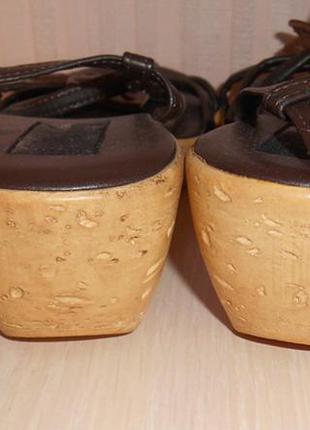Босоножки, сандалии на танкетке saphire  р-р 5 (38), кожа, франция2 фото