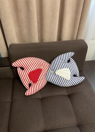 Оригинальная подушка-рыбка (красная и синяя)3 фото