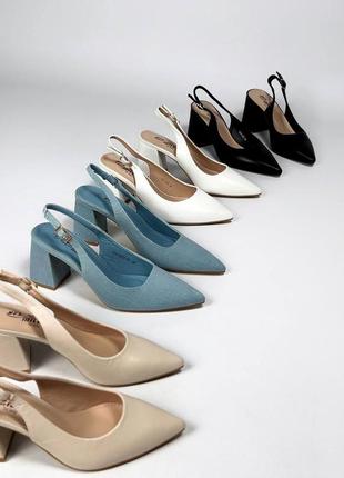 Трендові туфлі слінгбеки на середньому зручному підборі білі чорні бежеві блакитні