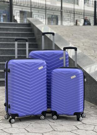 Ударопрочный пластиковый большой чемодан дорожный l на колесах 110 литров
