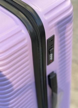 Ударопрочный пластиковый средний чемодан дорожный m на колесах 75 литров horoso8 фото