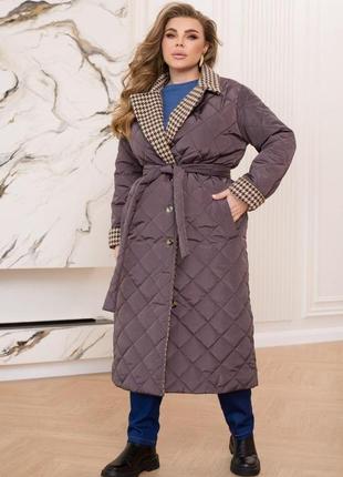 Женское комбинированное весеннее стеганое пальто на пуговицах с поясом размеры 46-685 фото