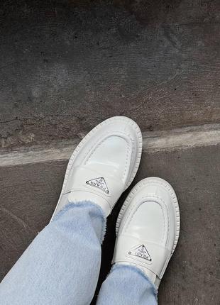 Prada white brushed  leather loafers, лофери, лоферы3 фото