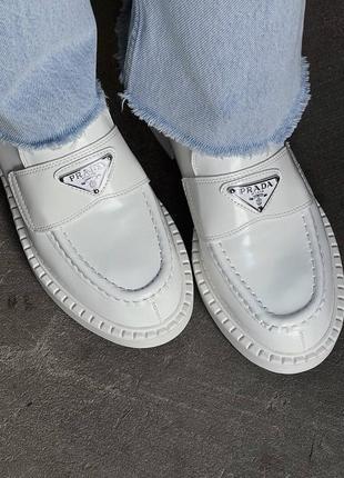 Prada white brushed  leather loafers, лофери, лоферы1 фото