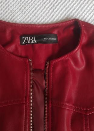 Красная куртка косуха из искусственной кожи от zara4 фото