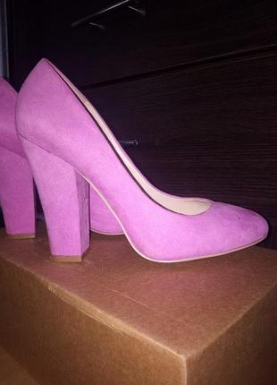 Жіночі  нові рожеві туфлі