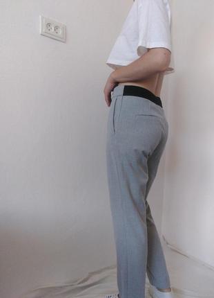 Сірі штани класичні брюки zara прямі штани базові брюки сірі прямі брюки широкі9 фото