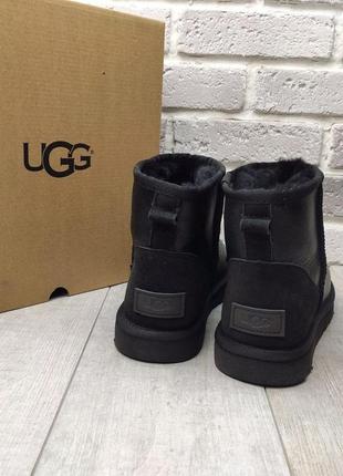 Женские черные угги ugg mini classic black leather4 фото