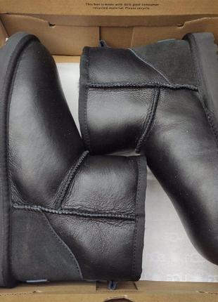 Женские черные угги ugg mini classic black leather3 фото