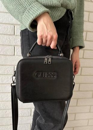Стильная женская мини сумка стиль guess черная, маленькая каркасная сумочка для девушек2 фото
