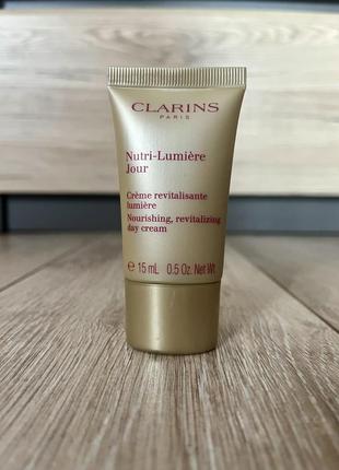 Clarins nutri-lumière day відновлюючий денний крем для сяючого вигляду шкіри