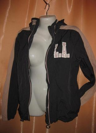Легка зручна модна куртка вітровка одношарова капюшон знімається на липучках з кишенями h&m 170см-142 фото