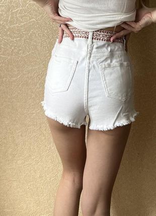 Базовые шорты xs/s h&m женские белые джинсовые шортики велосипедки с высокой посадкой летние с вышивкой вышиванка4 фото