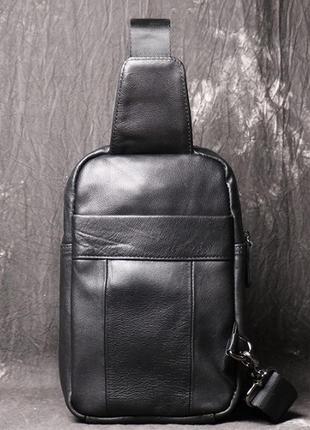 Мужская кожаная бананка сумка на грудь черная, барсетка слинг из натуральной кожи нагрудная9 фото
