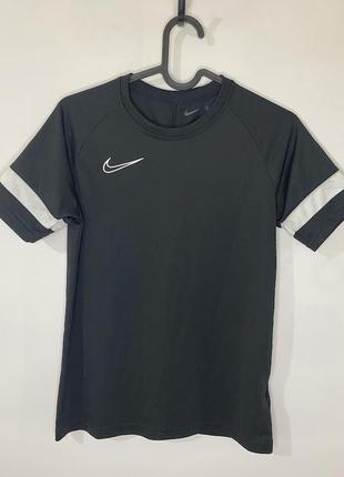 Футболка спортивна nike 147-158 см