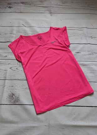 Спортивна  футболка від nike