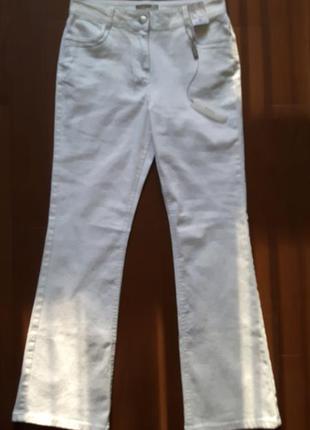 Літні білі джинси