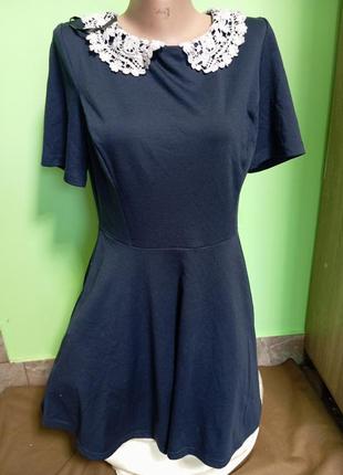 Жіноча сукня з кружевом2 фото