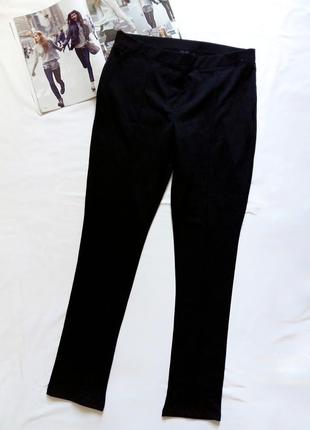 Новые черные брюки со стрелочками ostin