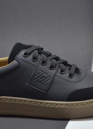 Чоловічі стильні спортивні туфлі шкіряні кеди чорні tsevo 56853