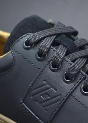 Чоловічі стильні спортивні туфлі шкіряні кеди чорні tsevo 56853