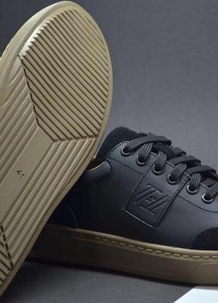 Чоловічі стильні спортивні туфлі шкіряні кеди чорні tsevo 56853