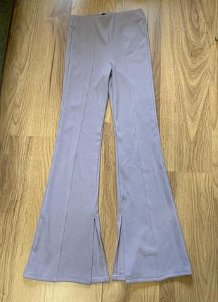 Лавандовые брюки лосины с разрезами рубчик в полоску zara