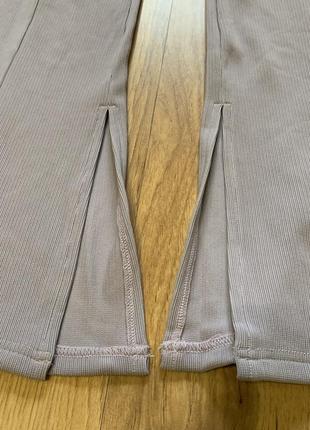 Лавандовые брюки лосины с разрезами рубчик в полоску zara3 фото
