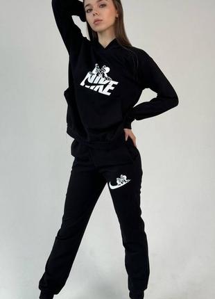 Жіночі спортивні костюм nike