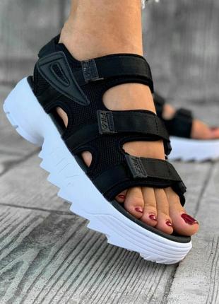 Распродажа шикарные босоножки fila disruptor black & white босоніжки сандалі сандалии