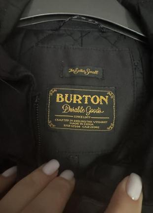 Чорна лижна куртка burton xs2 фото