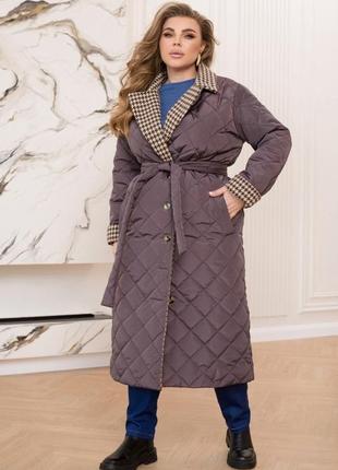 Куртка пальто женская длинная стеганая ниже колен на пуговицах с поясом весна-осень большие размеры 46-68