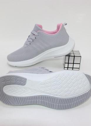 Кросівки текстильні сірого кольору3 фото