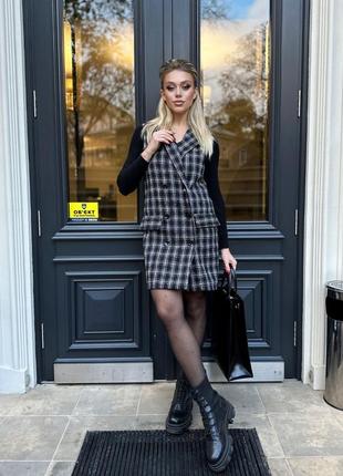 Класна сукня жилетка