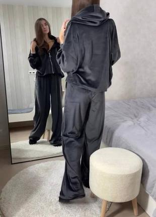 Чорний жіночий велюровий спортивний костюм прогулянковий велюровий костюм вільного крою оверсайз широкі штани палаццо кофта на блискавці велюр8 фото
