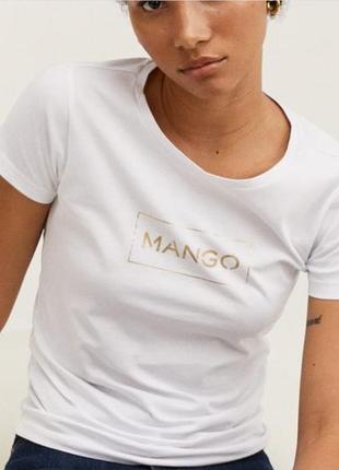 Базовая белая футболка с золотым лого mango оригинал